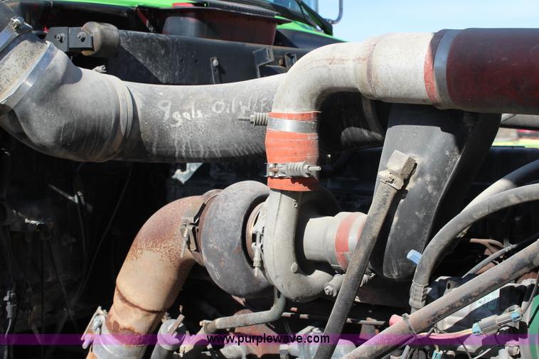 image for item J4539 2003 Mack RD600K semi truck