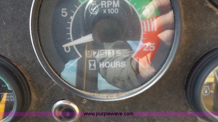 image for item J4558 1977 John Deere 762 elevating scraper