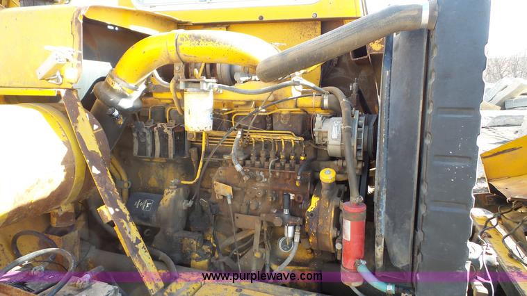 image for item J4558 1977 John Deere 762 elevating scraper