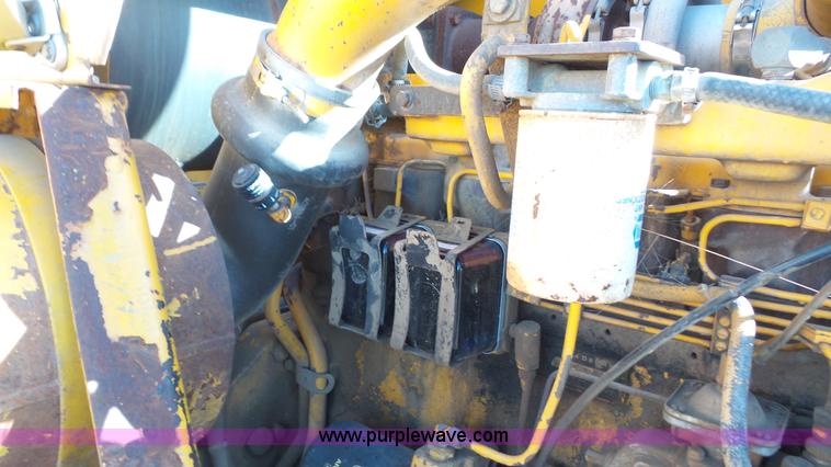 image for item J4558 1977 John Deere 762 elevating scraper