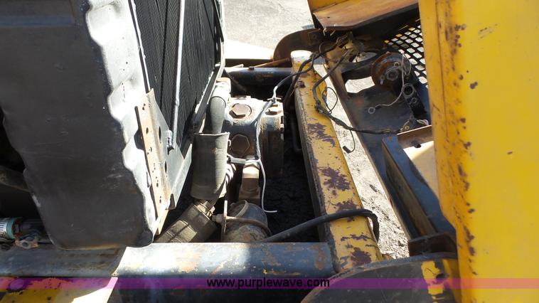 image for item J4558 1977 John Deere 762 elevating scraper