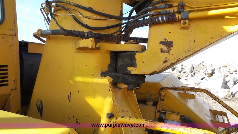 image for item J4558 1977 John Deere 762 elevating scraper