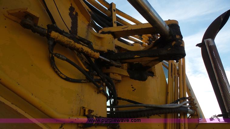 image for item J4558 1977 John Deere 762 elevating scraper