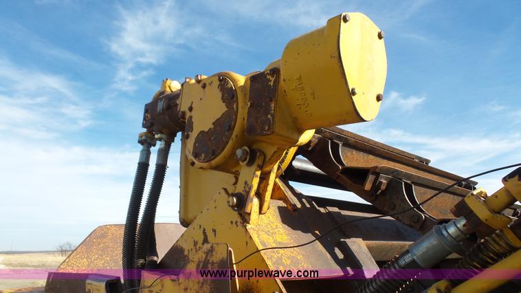 image for item J4558 1977 John Deere 762 elevating scraper