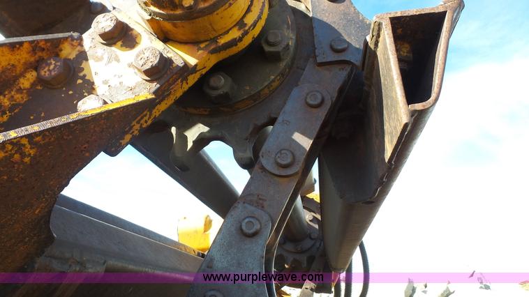 image for item J4558 1977 John Deere 762 elevating scraper