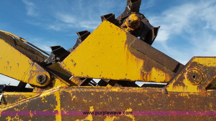 image for item J4558 1977 John Deere 762 elevating scraper