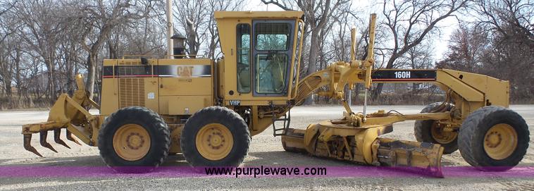 image for item J4559 1996 Caterpillar 160H motor grader