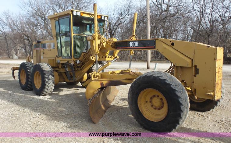 image for item J4559 1996 Caterpillar 160H motor grader