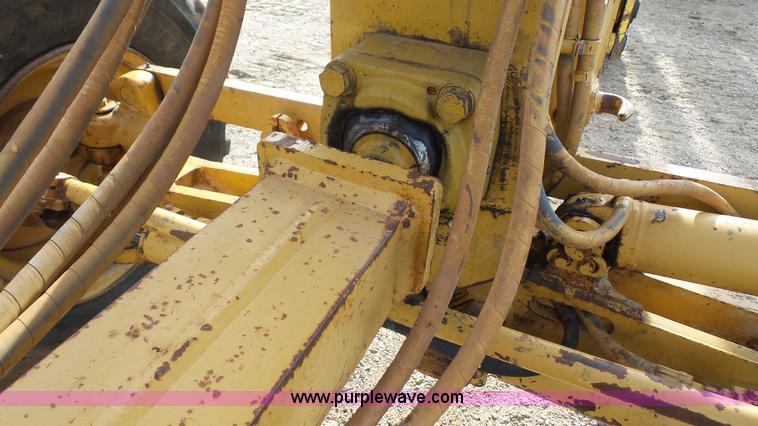 image for item J4559 1996 Caterpillar 160H motor grader