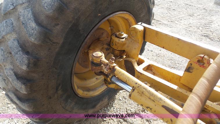image for item J4559 1996 Caterpillar 160H motor grader