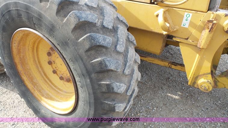 image for item J4559 1996 Caterpillar 160H motor grader