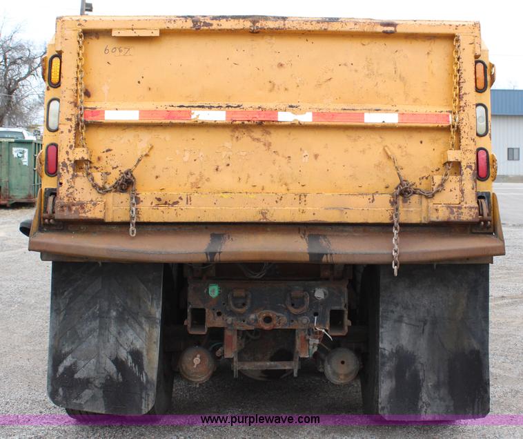 image for item J4563 1999 International 4900 dump truck