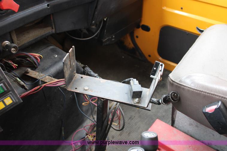 image for item J4563 1999 International 4900 dump truck