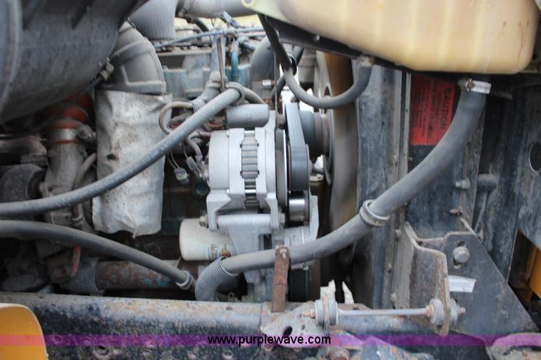 image for item J4563 1999 International 4900 dump truck