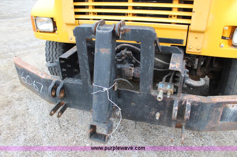 image for item J4563 1999 International 4900 dump truck