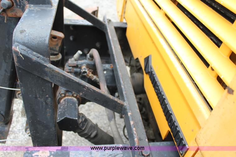 image for item J4563 1999 International 4900 dump truck