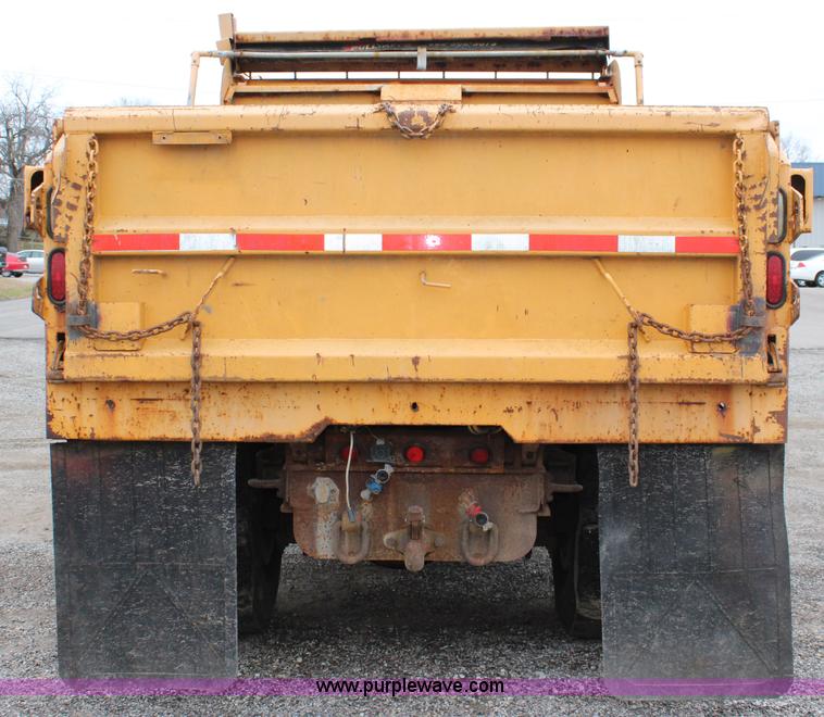 image for item J4564 2002 International 4900 Crew Cab dump truck