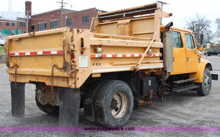 image for item J4564 2002 International 4900 Crew Cab dump truck