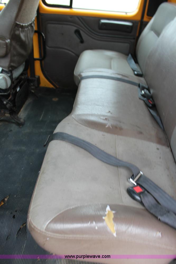 image for item J4564 2002 International 4900 Crew Cab dump truck