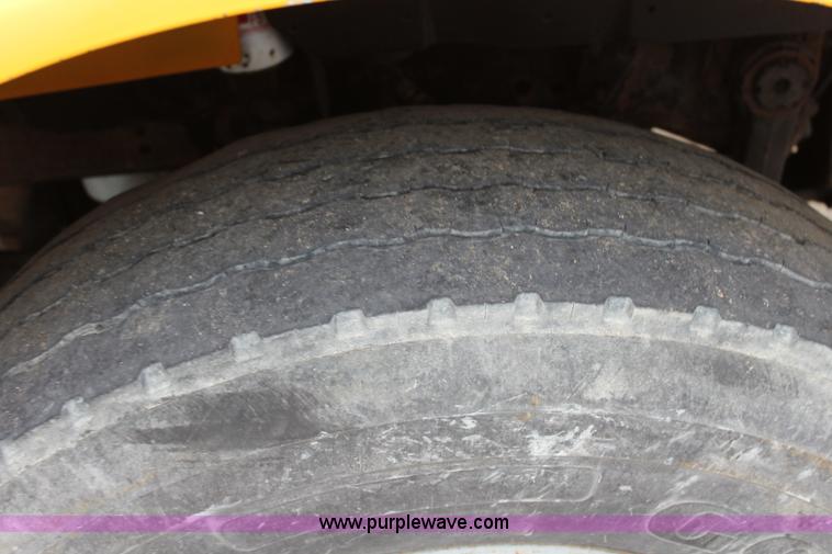 image for item J4564 2002 International 4900 Crew Cab dump truck