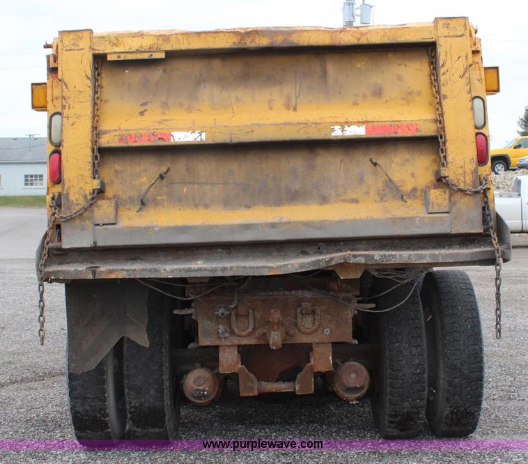 image for item J4566 2001 International F-4900 dump truck