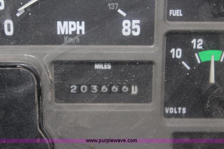 image for item J4566 2001 International F-4900 dump truck