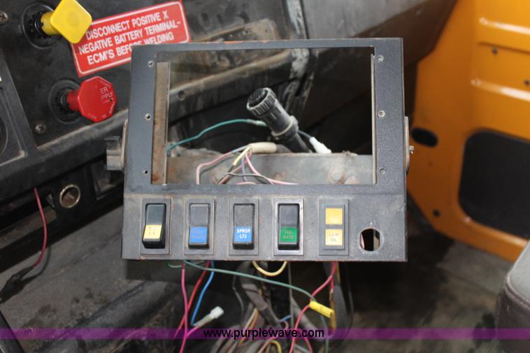 image for item J4566 2001 International F-4900 dump truck