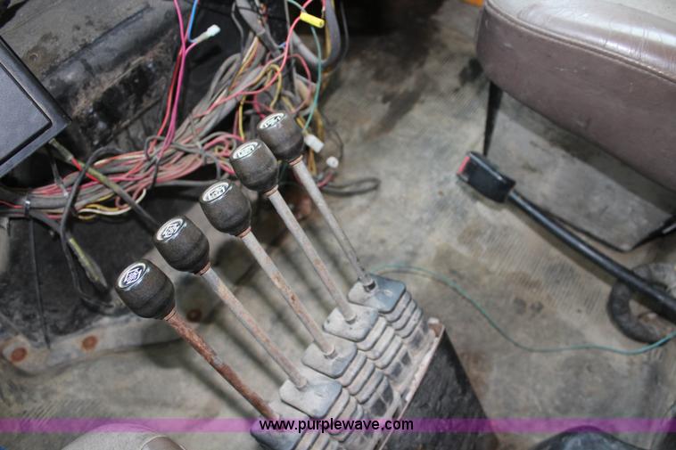 image for item J4566 2001 International F-4900 dump truck