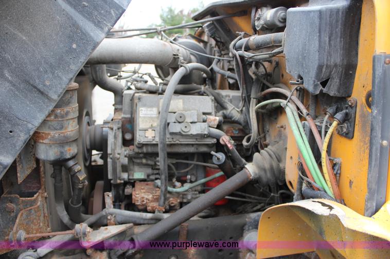 image for item J4566 2001 International F-4900 dump truck