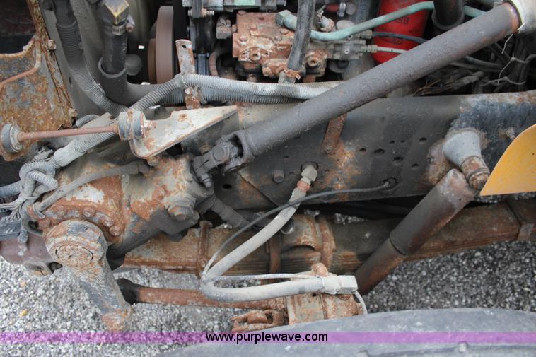 image for item J4566 2001 International F-4900 dump truck