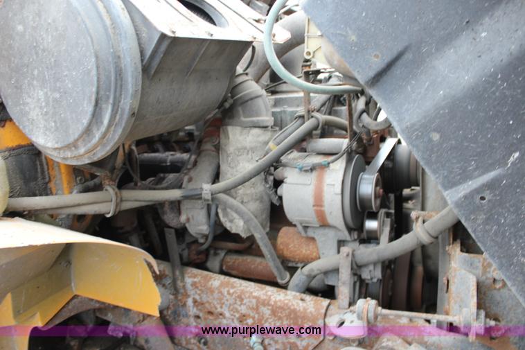 image for item J4566 2001 International F-4900 dump truck