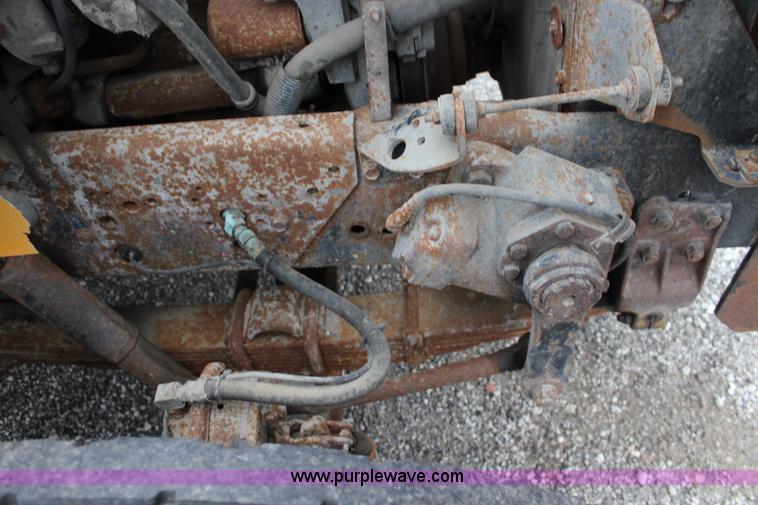 image for item J4566 2001 International F-4900 dump truck