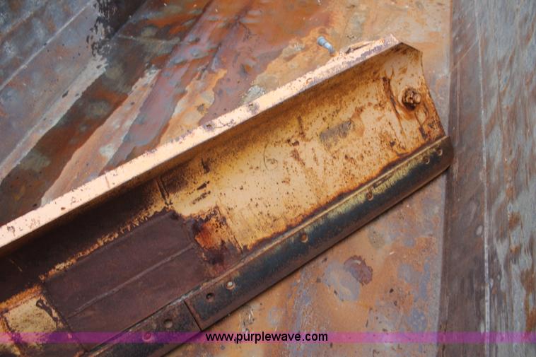 image for item J4566 2001 International F-4900 dump truck