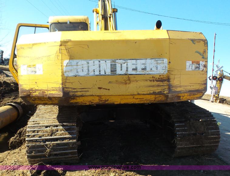image for item J4568 1996 John Deere 690E LC excavator