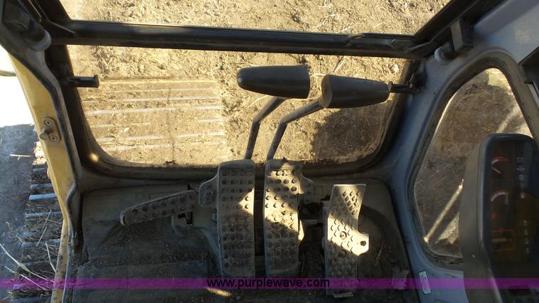 image for item J4568 1996 John Deere 690E LC excavator