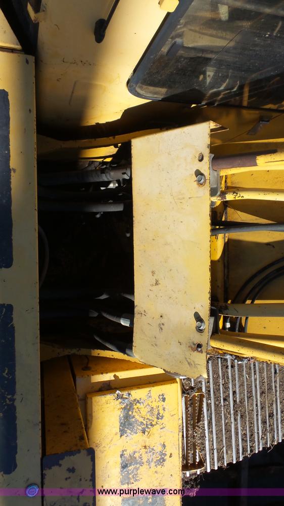 image for item J4568 1996 John Deere 690E LC excavator