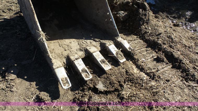 image for item J4568 1996 John Deere 690E LC excavator