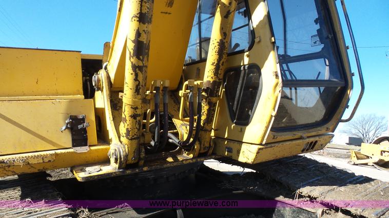 image for item J4568 1996 John Deere 690E LC excavator