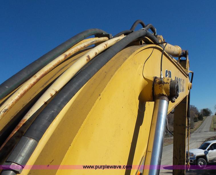 image for item J4568 1996 John Deere 690E LC excavator