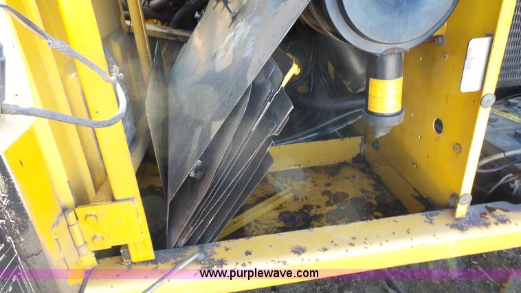 image for item J4568 1996 John Deere 690E LC excavator