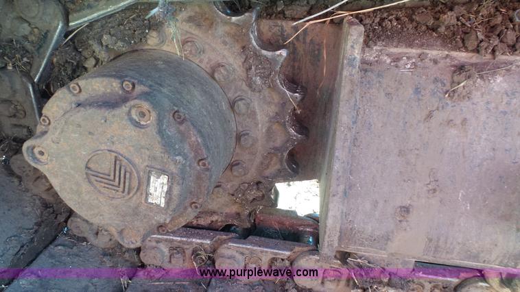 image for item J4568 1996 John Deere 690E LC excavator