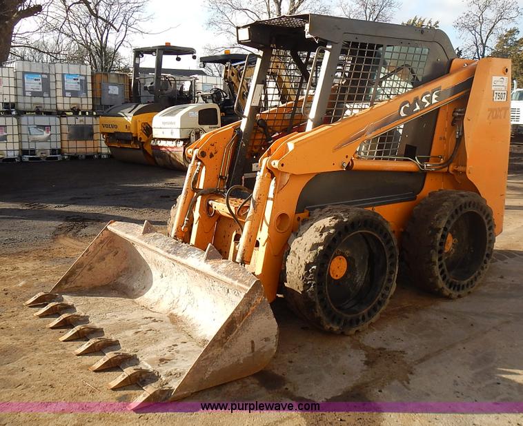 image for item J4569 2005 Case 70XT skid steer