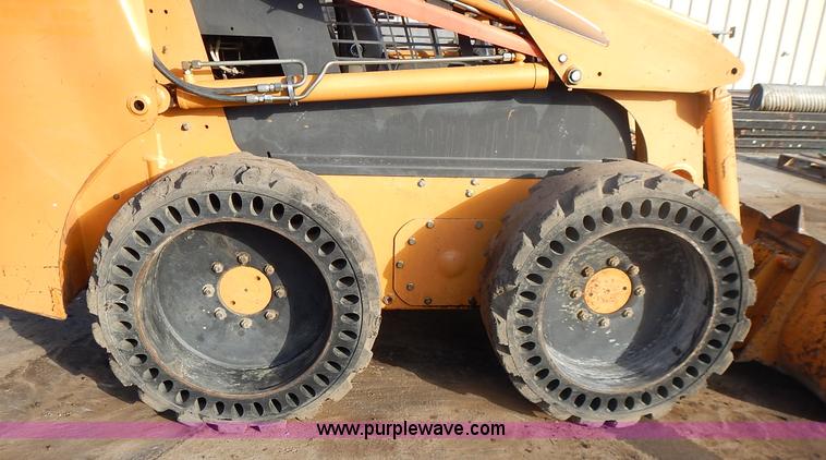 image for item J4569 2005 Case 70XT skid steer