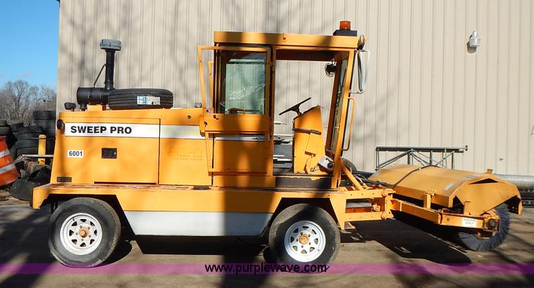 image for item J4576 Rosco Sweep Pro broom