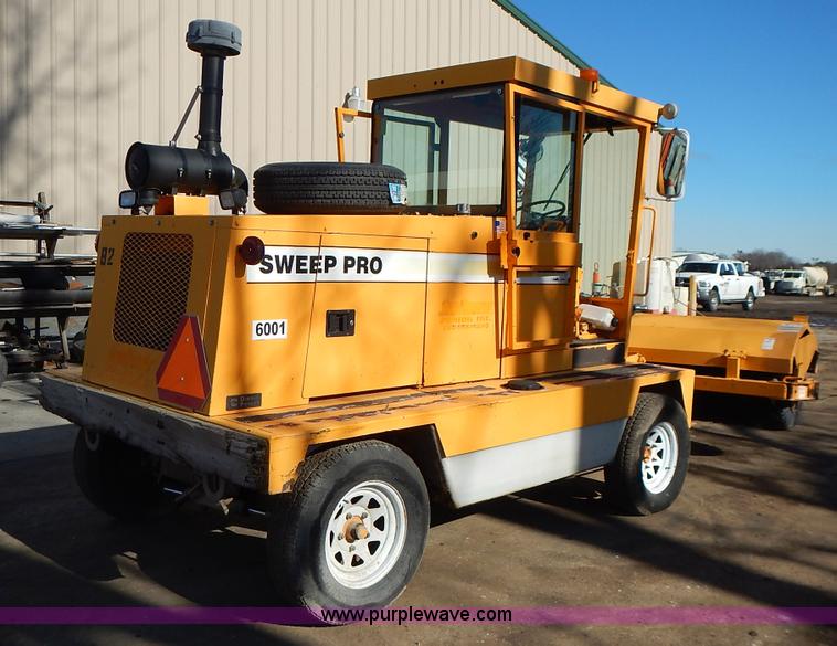 image for item J4576 Rosco Sweep Pro broom