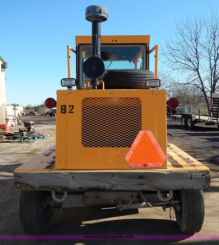 image for item J4576 Rosco Sweep Pro broom