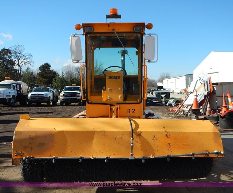 image for item J4576 Rosco Sweep Pro broom