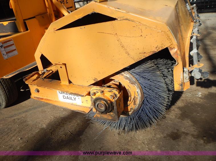 image for item J4576 Rosco Sweep Pro broom