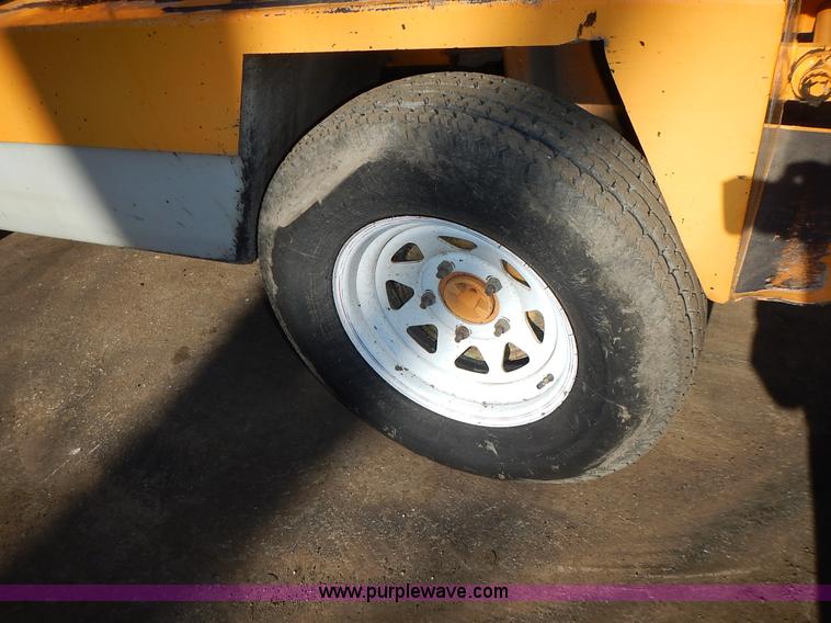 image for item J4576 Rosco Sweep Pro broom