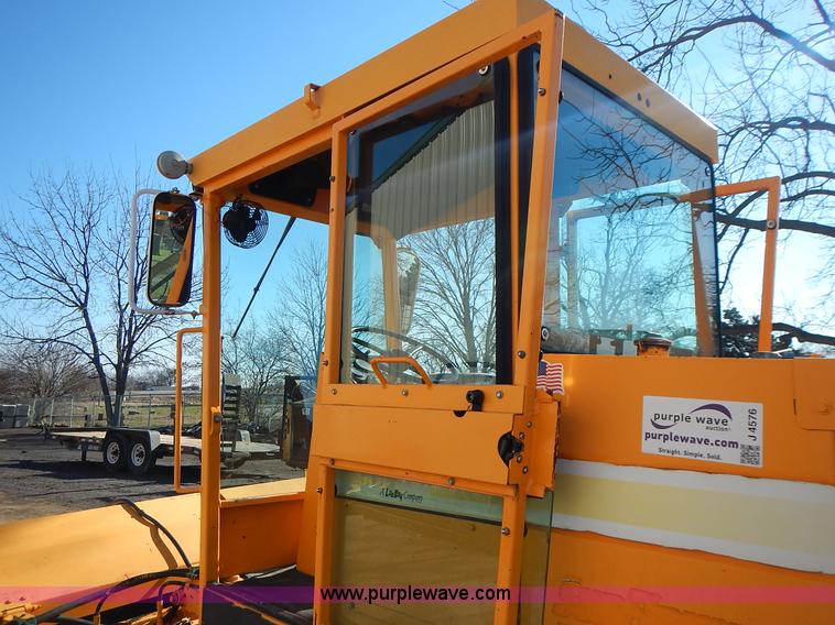 image for item J4576 Rosco Sweep Pro broom